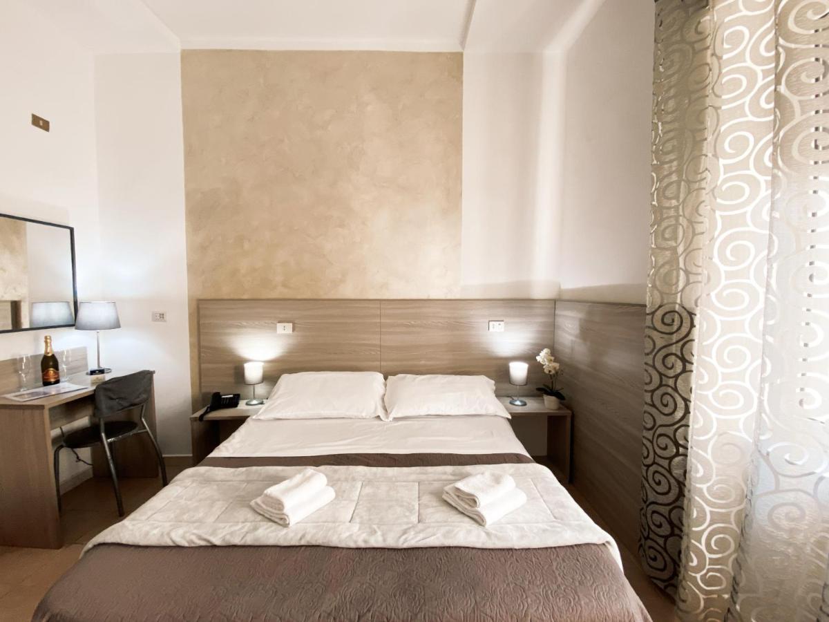 Hotel Colombo Napoli Esterno foto